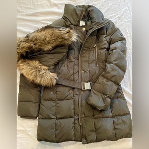 Never worn Michael Kors belted puffer coat Olive Green!!